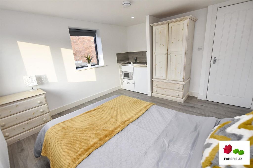 Property photo 2 of 9 2025.01.23 Room 4 29 Hill St 13.Jpg