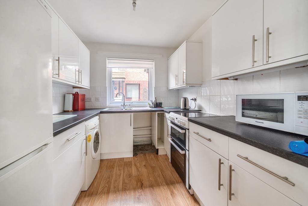 Property photo 3 of 21 Kitchen