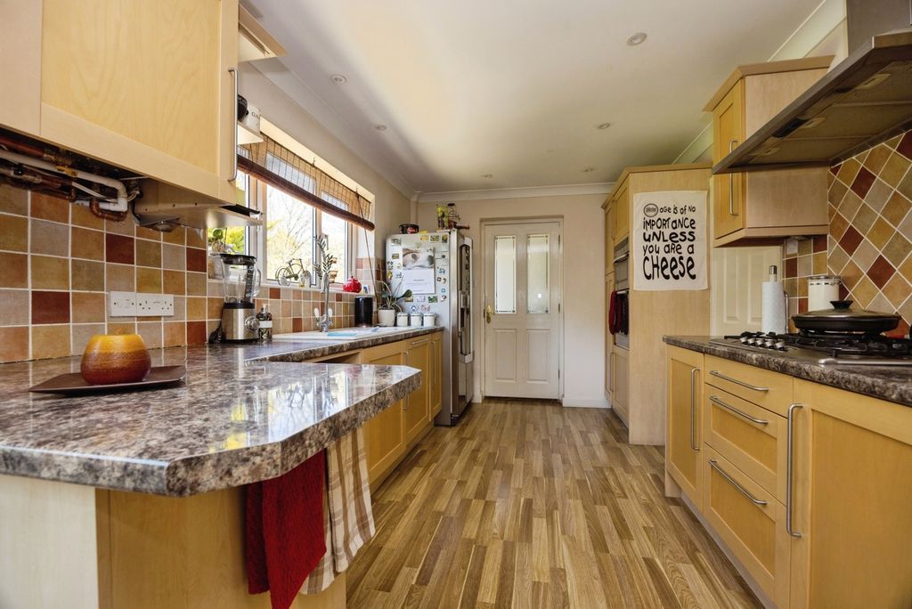 Property photo 2 of 16 Pbox-Img.Jpg