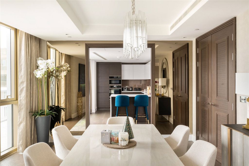 Property photo 3 of 22 Picture No. 05