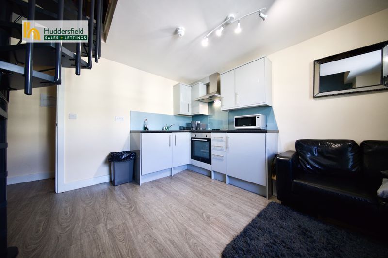 Property photo 3 of 6 Living Area.2