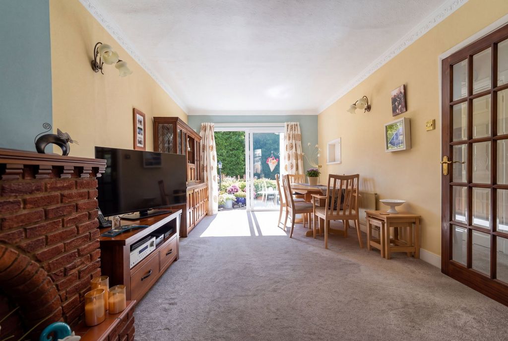 Property photo 2 of 25