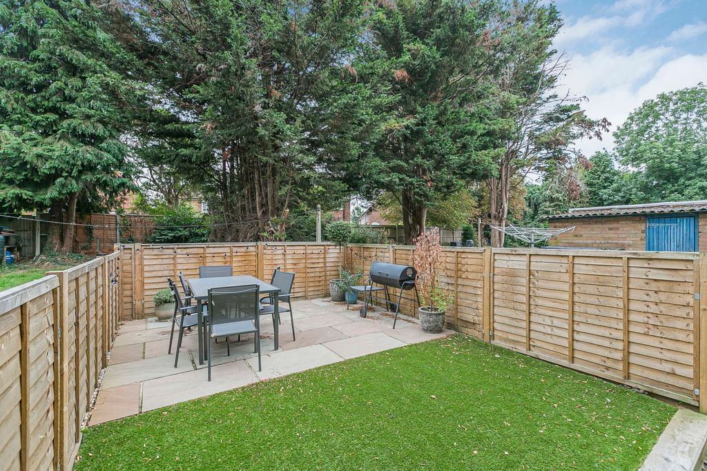 Property photo 1 of 11 Garden