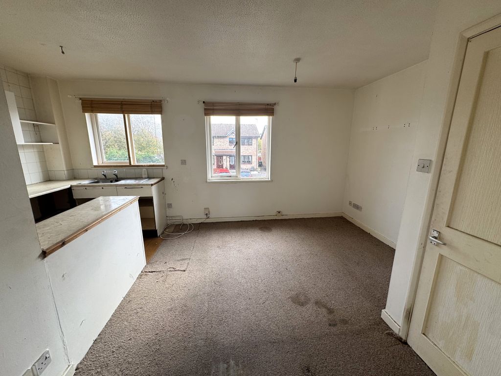 Property photo 2 of 9 2