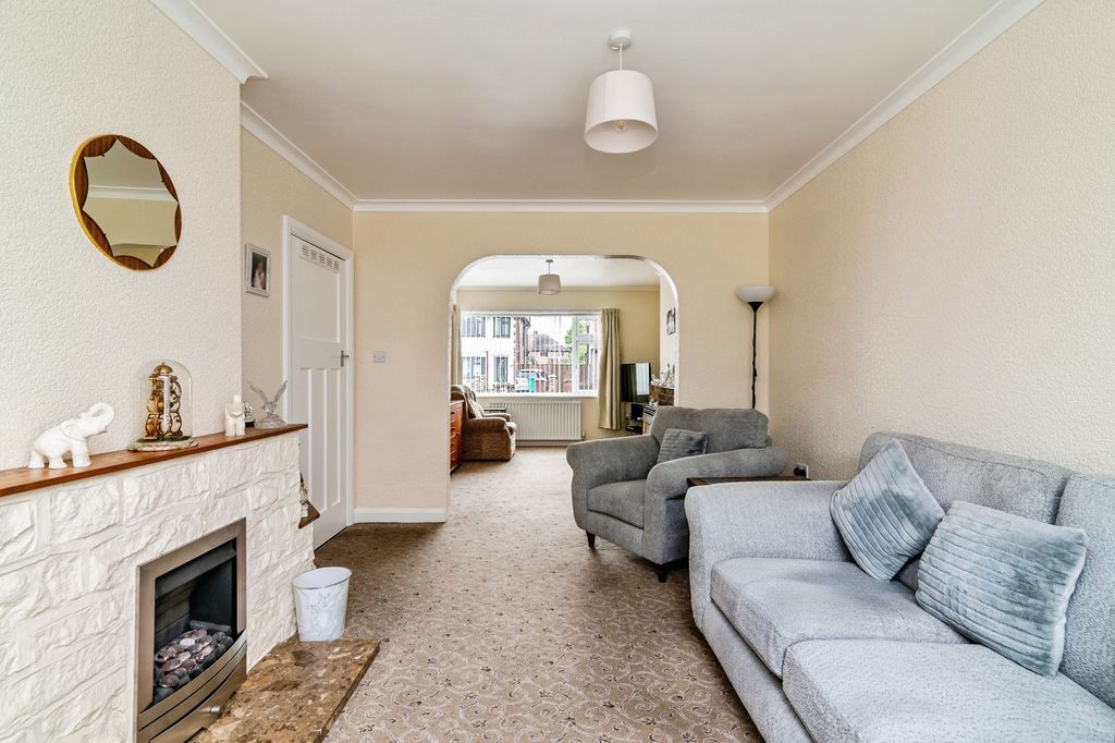 Property photo 3 of 17 Pbox-Img.Jpg