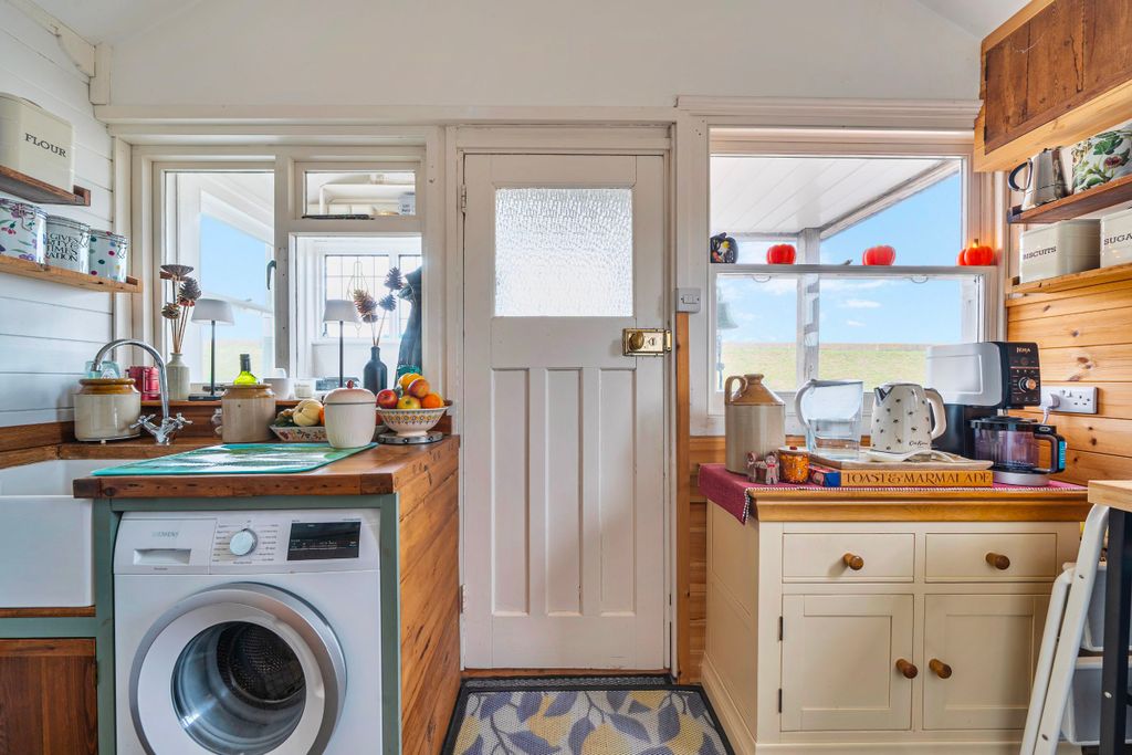 Property photo 3 of 22