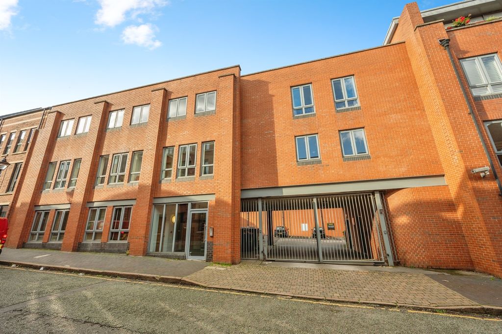 Property photo 1 of 13