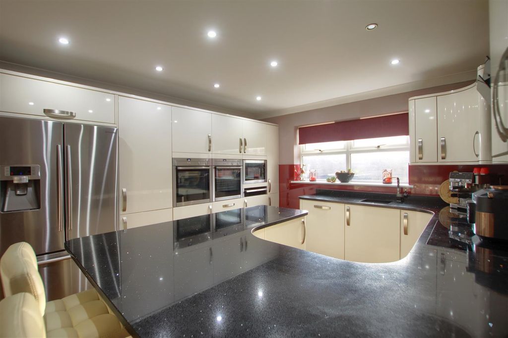 Property photo 2 of 18 Ll7.Jpg