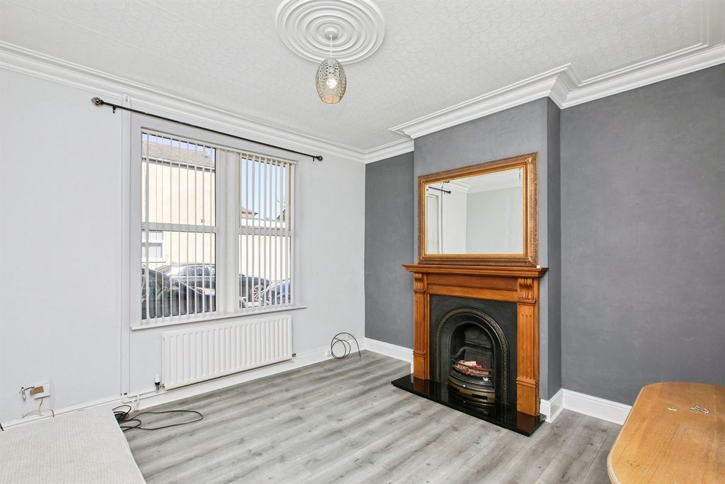 Property photo 2 of 11