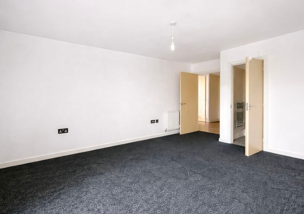 Property photo 3 of 10 Photo 21