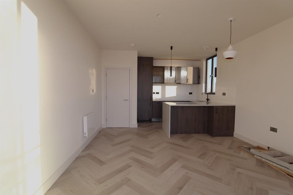 Property photo 3 of 8 Img_5084.Jpg