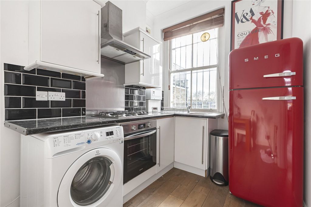 Property photo 2 of 9 Picture No. 14