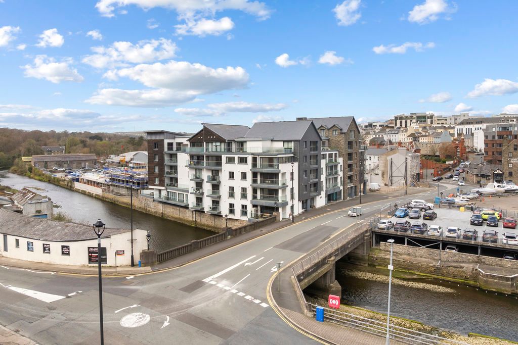 Property photo 2 of 26 10 Quay West