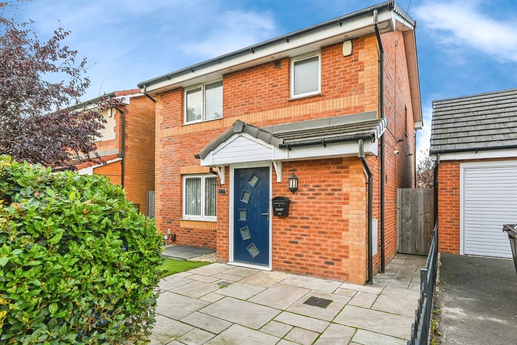 Property photo 1 of 18