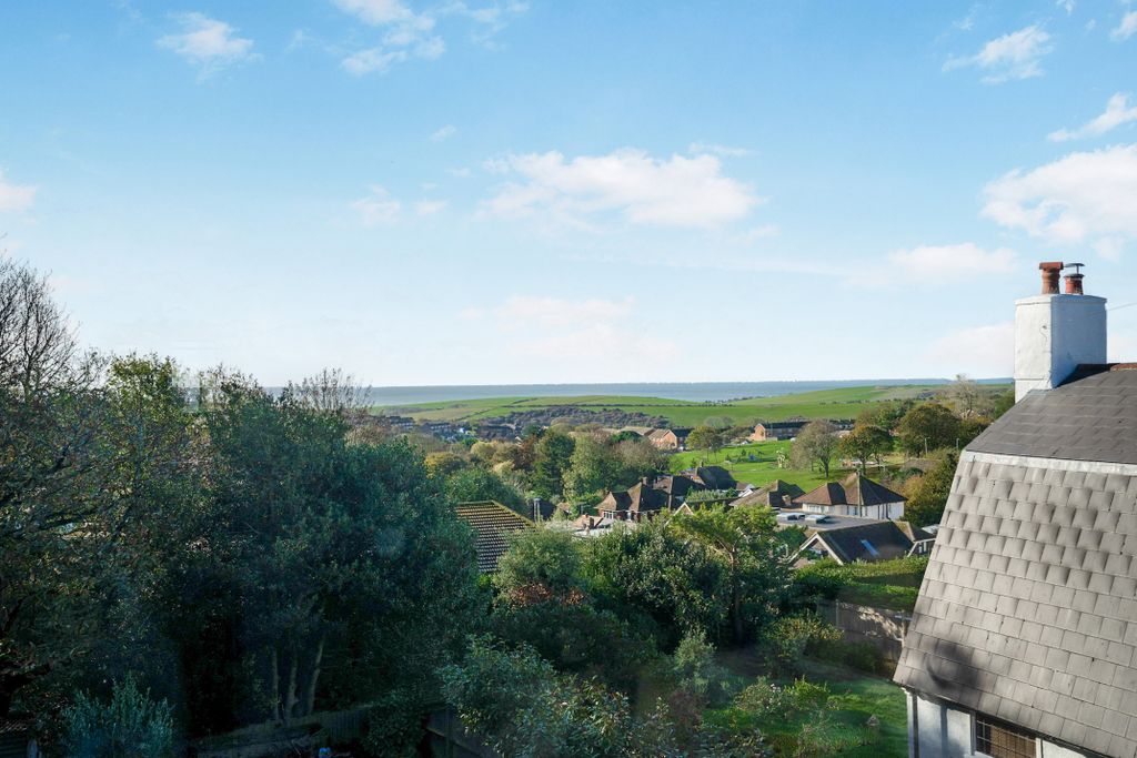 Property photo 2 of 25 Photo #2