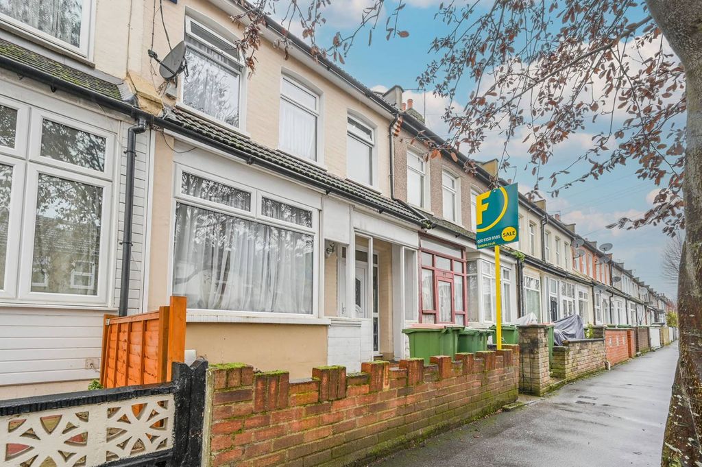 Property photo 2 of 11