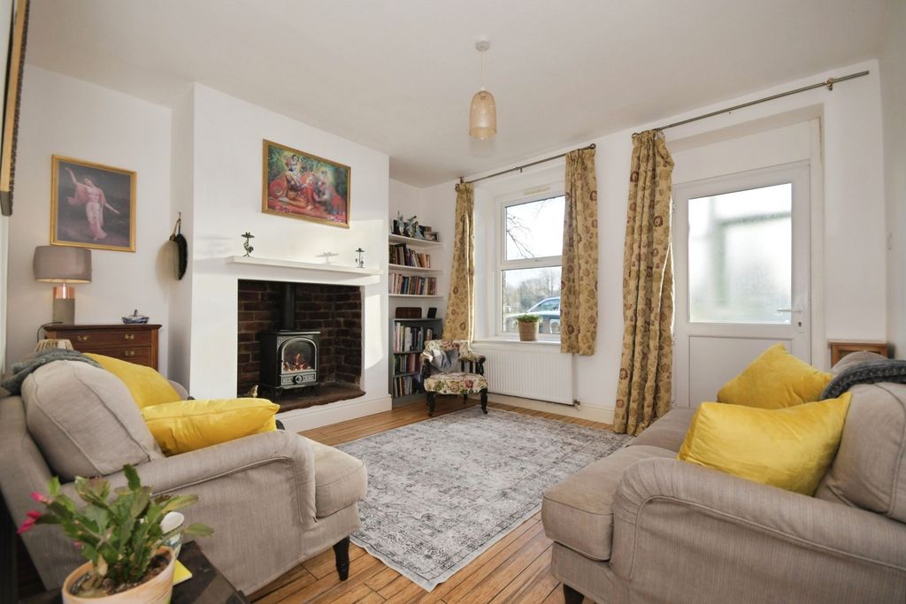 Property photo 3 of 20 Living Room