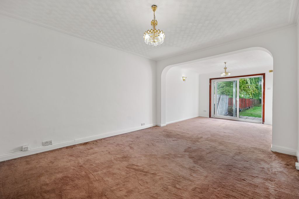 Property photo 3 of 12 11