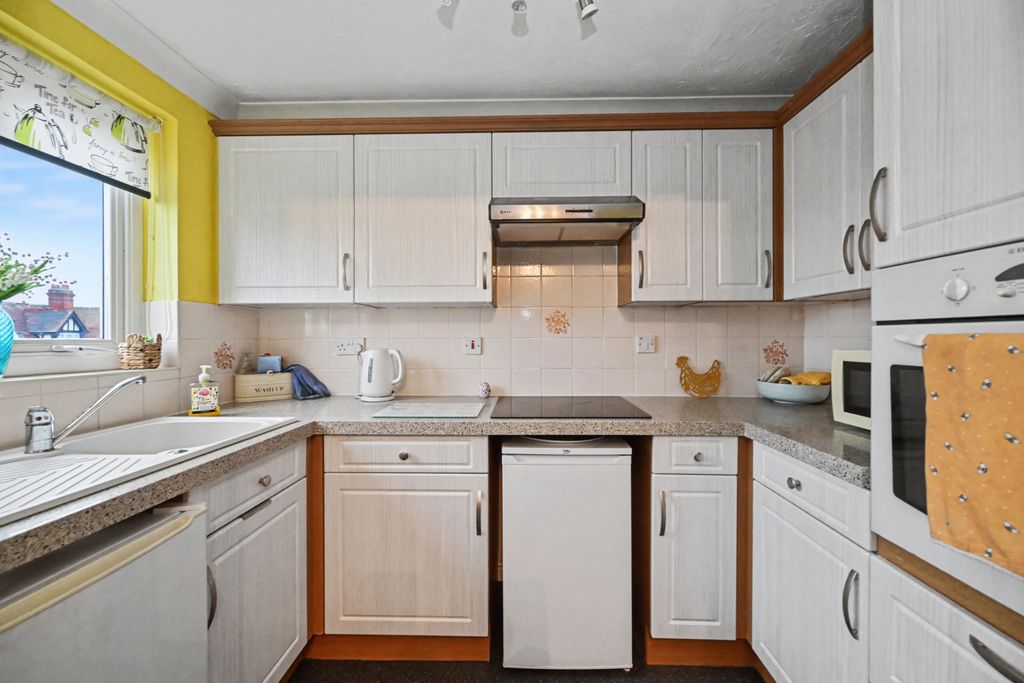 Additional image 6 of 2 bed flat for saleRoss Court, Rugby CV21