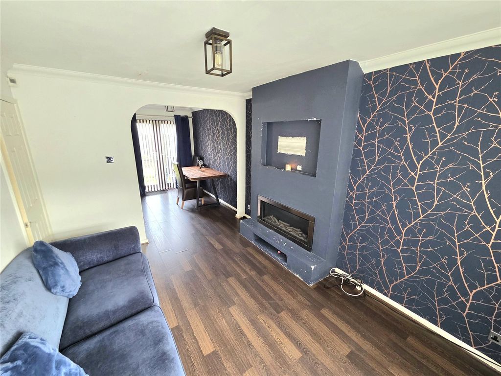 Property photo 2 of 15 Picture No. 11