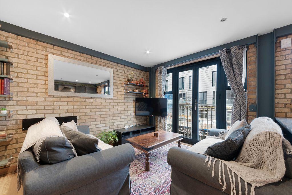 Property photo 2 of 8