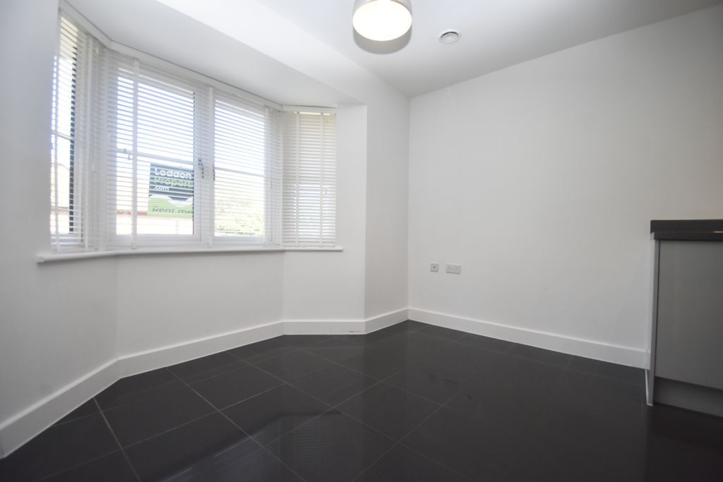 Property photo 3 of 14 Photo 6