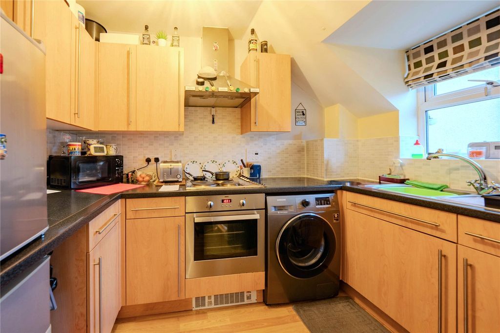 Property photo 2 of 12 Picture No. 18