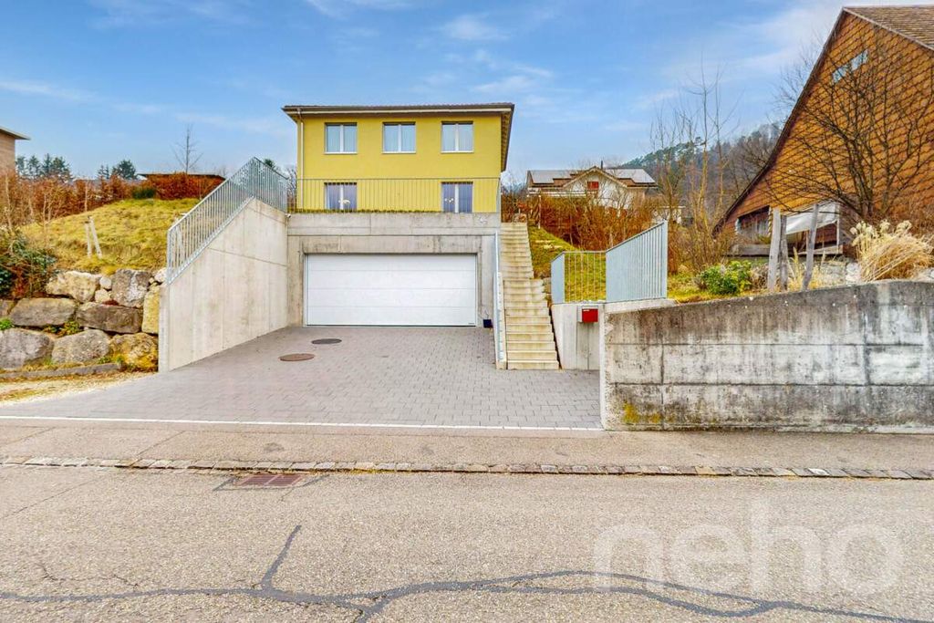 Property photo 2 of 13