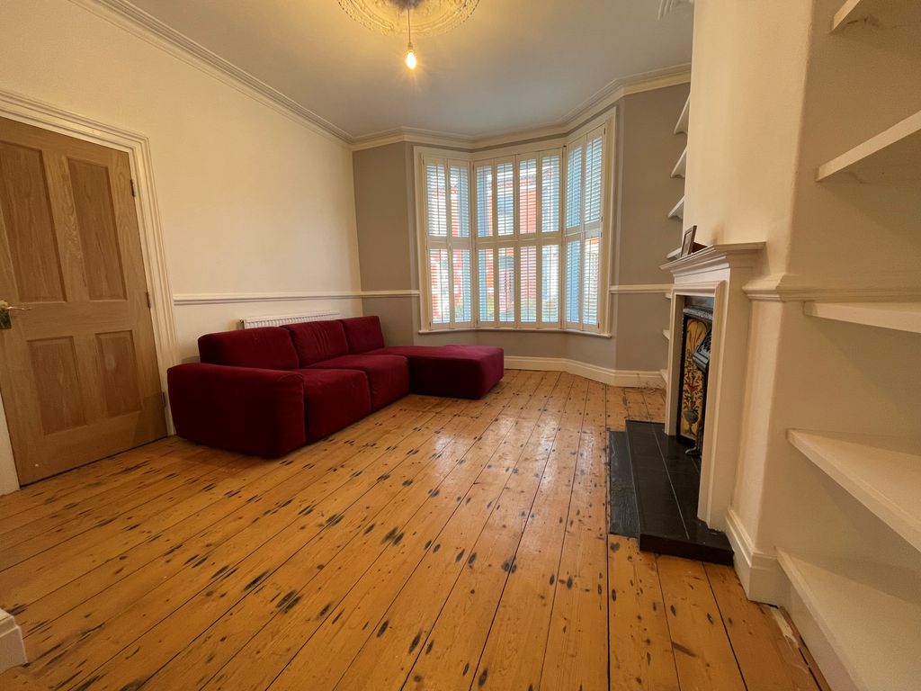 Property photo 2 of 19