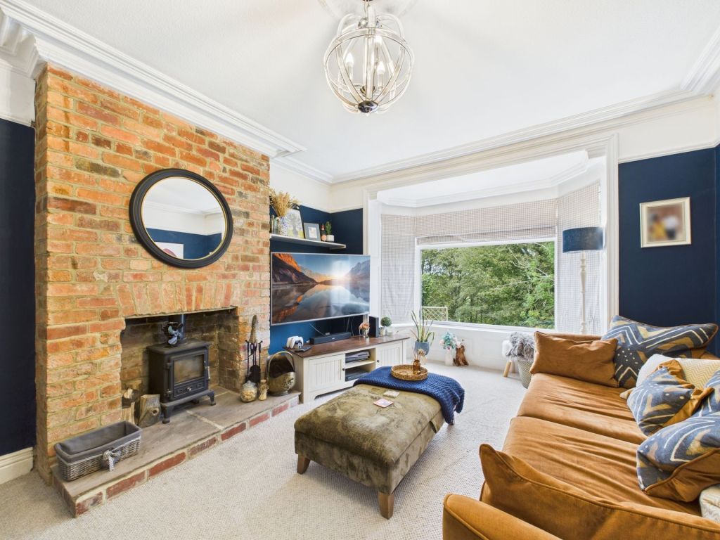 Property photo 2 of 25