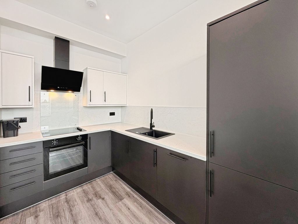 Property photo 1 of 17 Kitchen