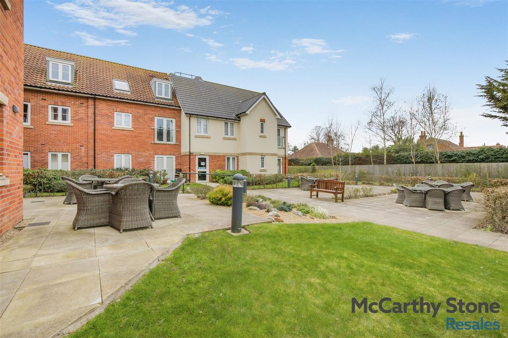 Property photo 1 of 20 8683819-Exterior01.Jpg