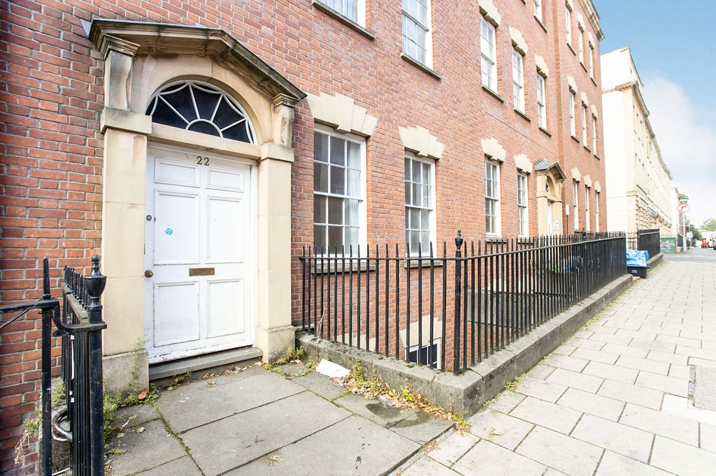 Property photo 1 of 10 1