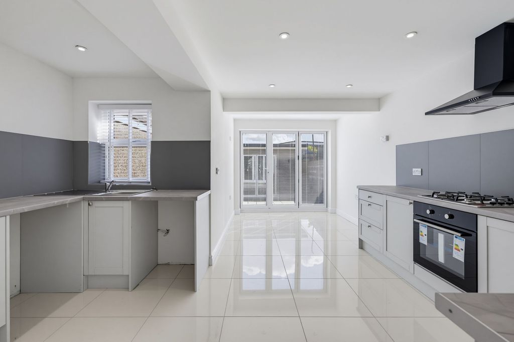 Property photo 1 of 38