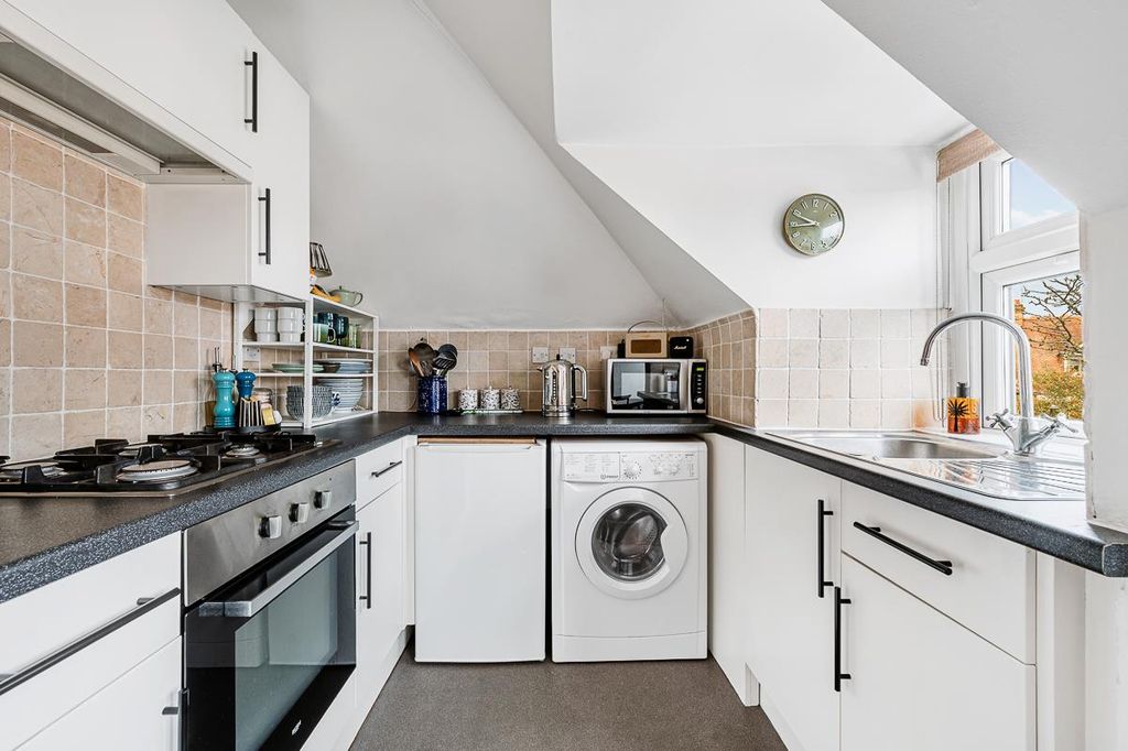 Property photo 2 of 8 35B Fairlawn Avenue-6.Jpg