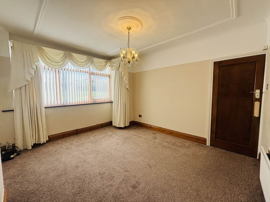 Property photo 3 of 37