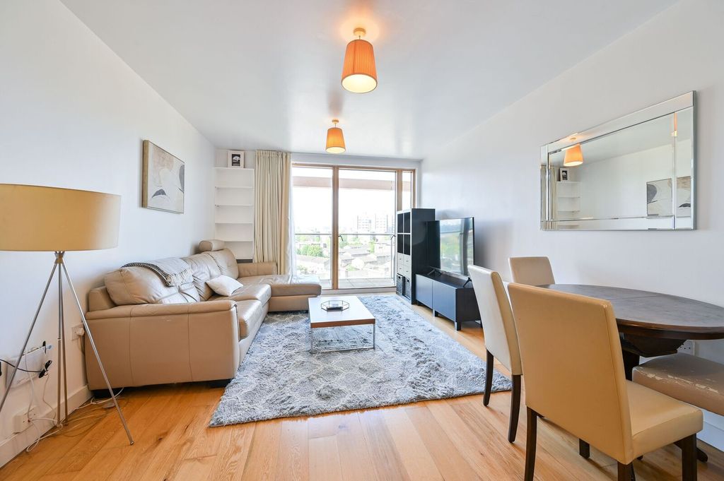 Property photo 2 of 11