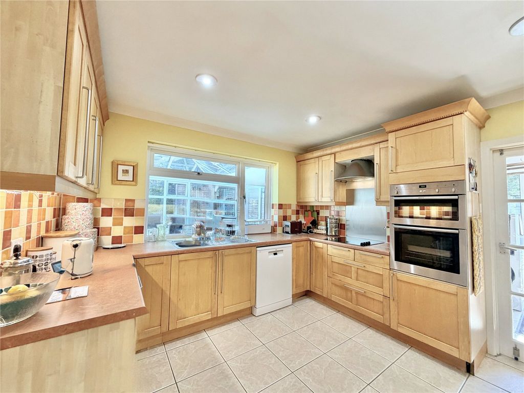 Property photo 2 of 16 Picture No. 18
