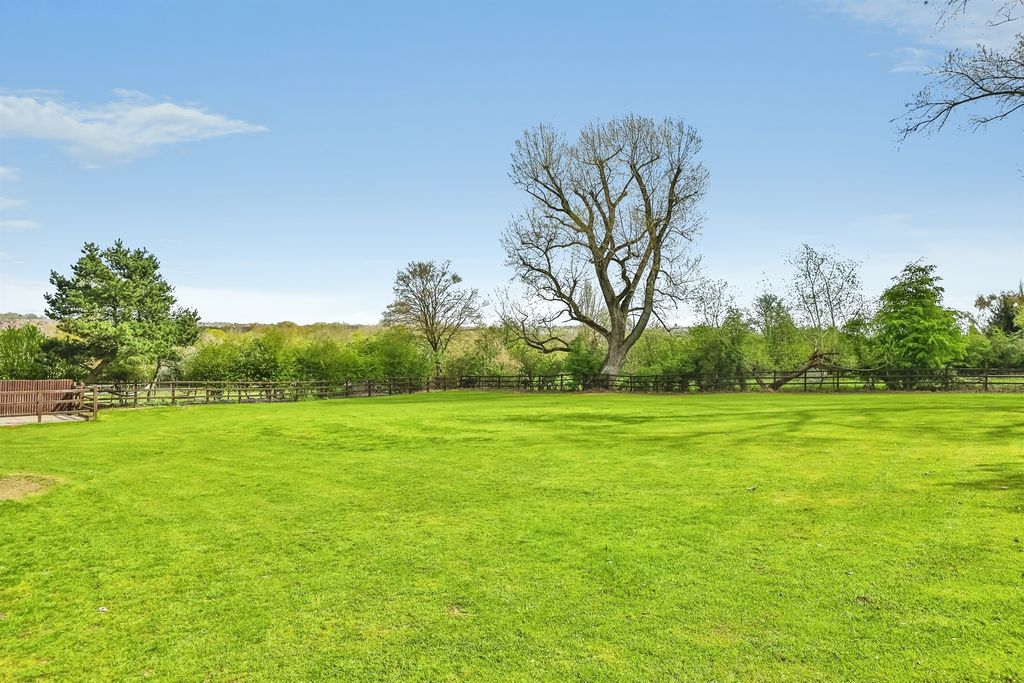 Property photo 3 of 41