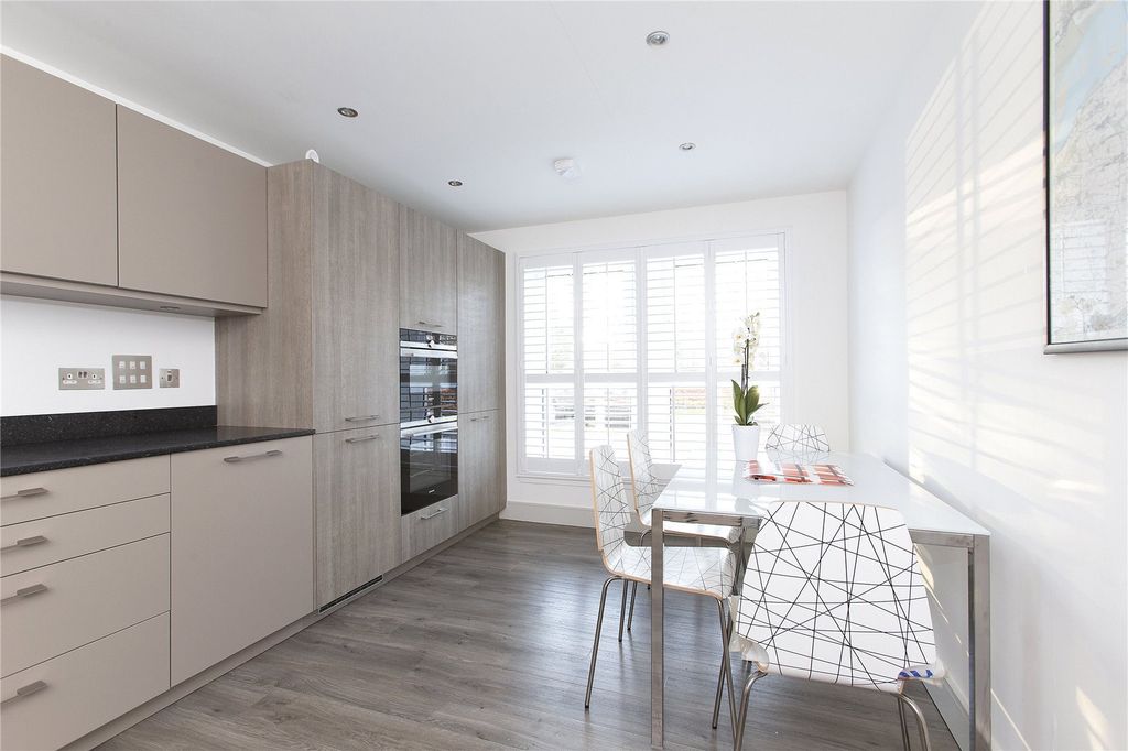 Property photo 2 of 11 Photo 2