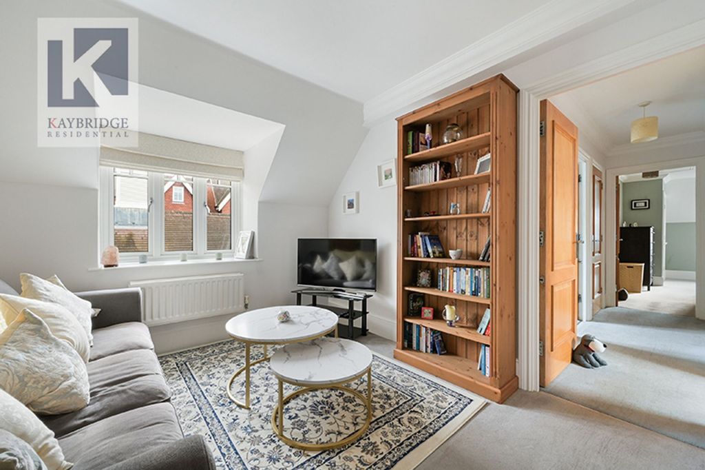 Property photo 3 of 13 Austyns Place Kt17 1Sq