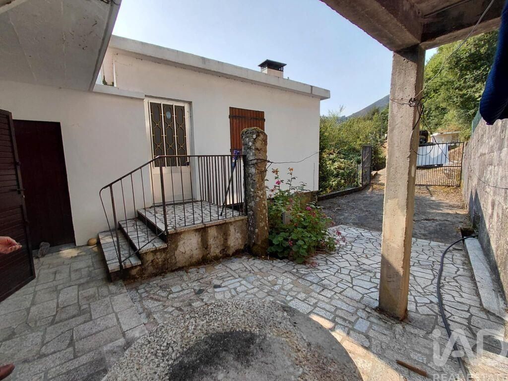 Property photo 3 of 27