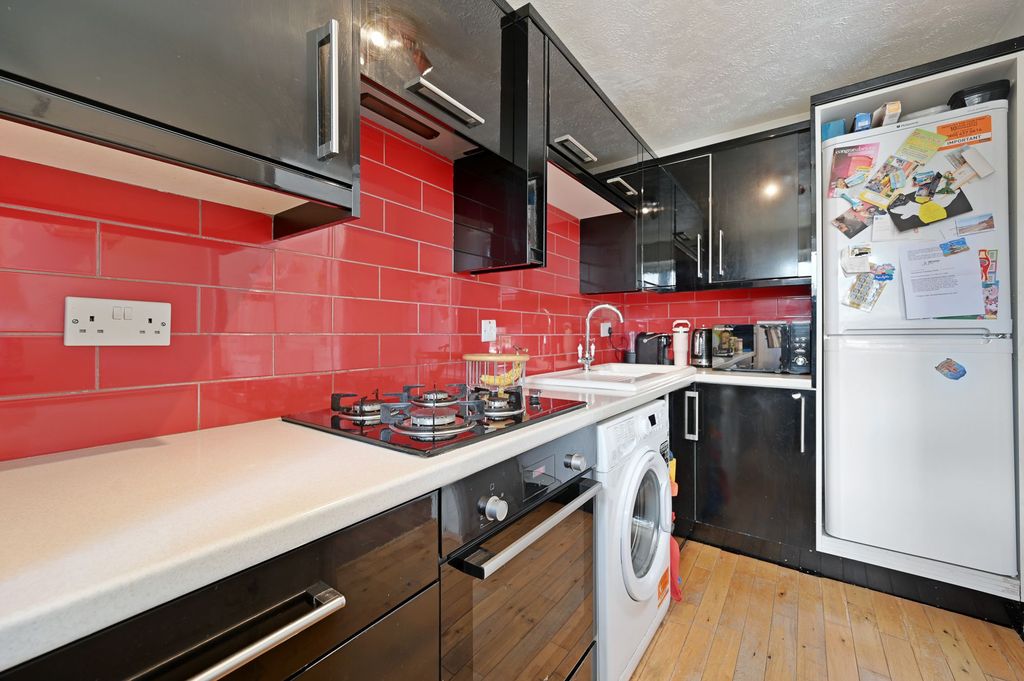 Property photo 2 of 7