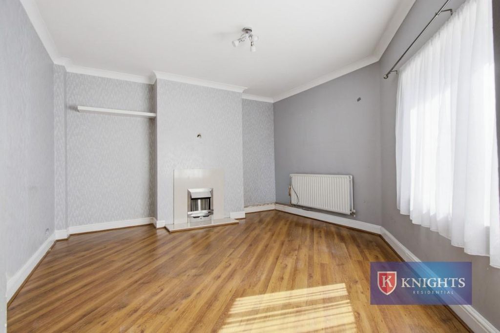 Property photo 2 of 23