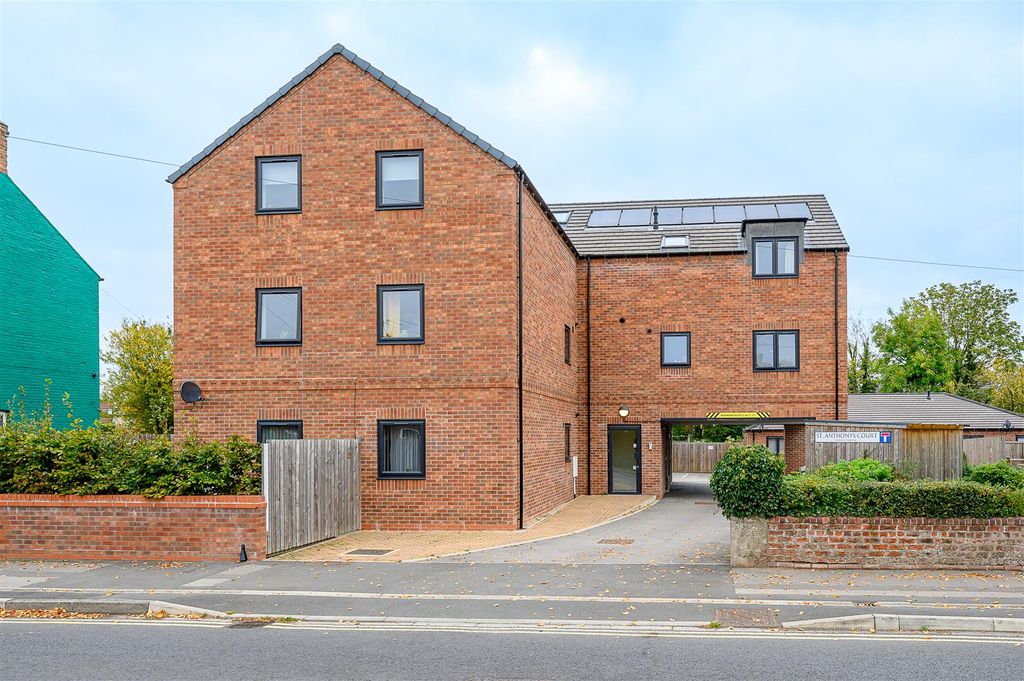 Property photo 1 of 9 Front