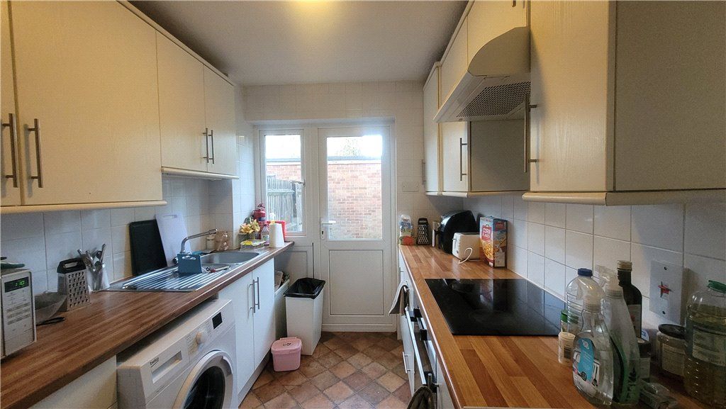 Property photo 3 of 8 Kitchen