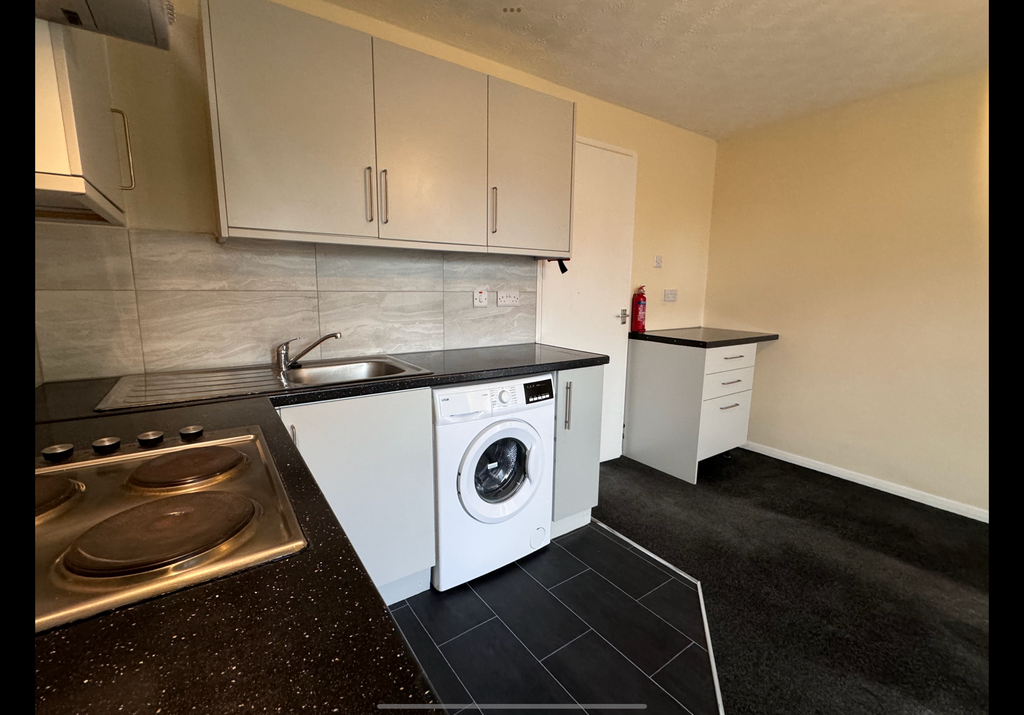 Additional image 7 of 2 bed flat for saleGoresbrook Road, Dagenham RM9