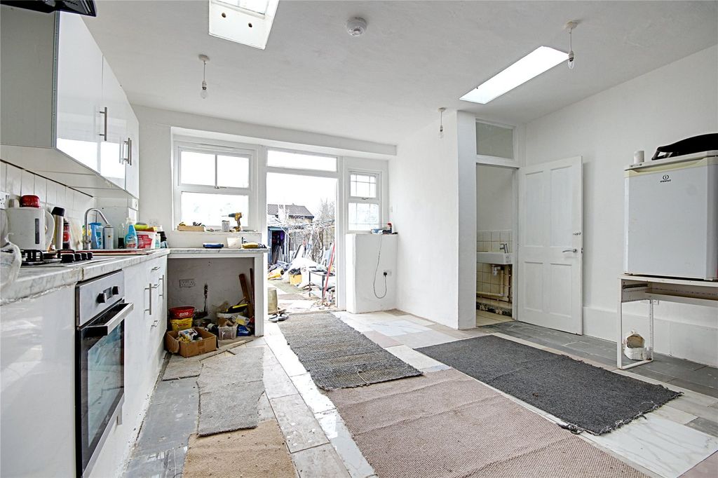 Property photo 3 of 14 Picture No. 18