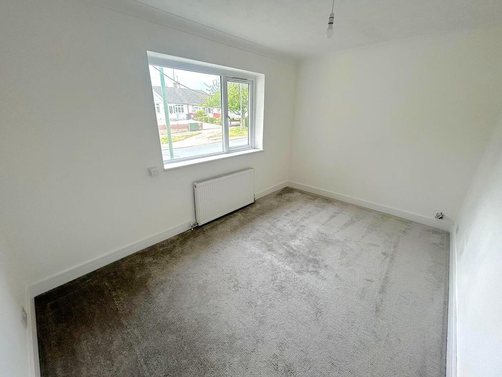 Property photo 3 of 5 Bedroom