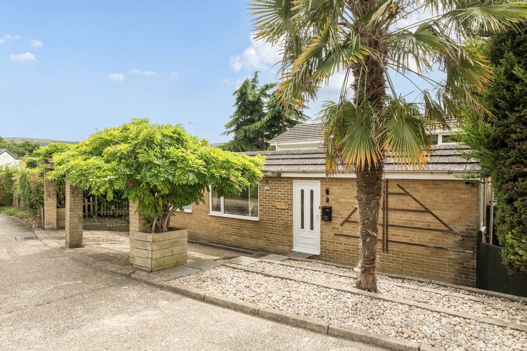 Property photo 1 of 21